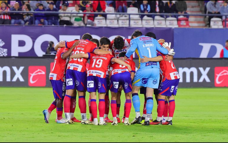 Tras el acuerdo, Caliente.mx aparecerá en la parte superior de la espalda del jersey del equipo varonil y femenil. ESPECIAL