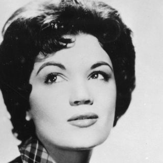 Connie Francis hospitalizada; ¿podrá ser la razón de liderar la Billboard Hot 100?