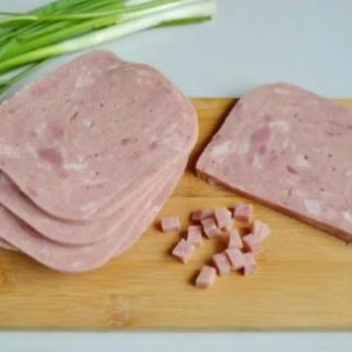 Quiénes son las personas que deben evitar comer jamón