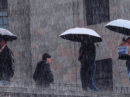 De acuerdo con el Servicio Meteorológico Nacional (SMN), los fenómenos encargados de tales condiciones en Guadalajara son la onda tropical número 8 y 9. EFE / ARCHIVO