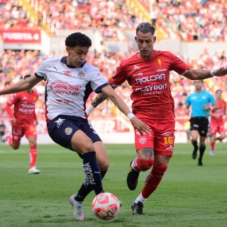 Abuchean a Gago y 'Chicote' previo al amistoso entre Necaxa y Chivas
