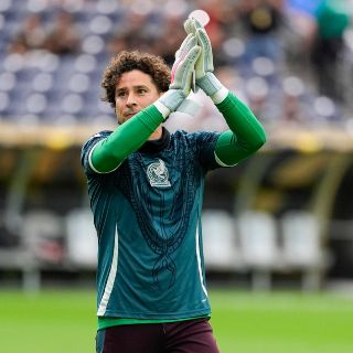 "Sería la cereza del pastel cerrar mi carrera en un Mundial en México": Memo Ochoa