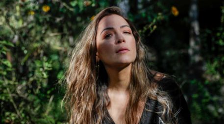 Natalia Lafourcade compartió varias fotografías en Instagram en las que dejó ver su pancita de embarazo. SUN/ARCHIVO