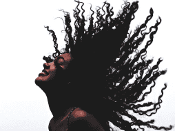 Descubre algunos de los mitos que existen alrededor del cabello. UNSPLASH / A. FERNÁNDEZ