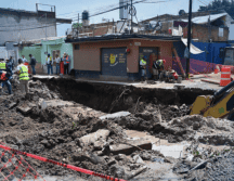 El hundimiento tiene una dimensión aproximada de 12 metros de largo, 6 de ancho y 5 de profundidad, según las autoridades. ESPECIAL / SIAPA