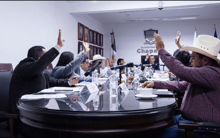 El presidente municipal, Alejandro de Jesús Aguirre Curiel, junto con las y los regidores, respaldaron la propuesta.CORTESÍA