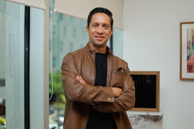  Alejandro Rangel, director general de Motbus, explica las bondades de apostar por unidades eléctricas o que usen gas natural. EL INFORMADOR/ H. Figueroa. 