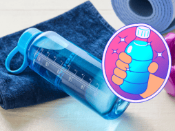 El principal consejo para evitar malos olores en estas botellas es darles una limpieza regular. ESPECIAL