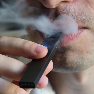 Morena busca prohibir vapeadores en CDMX