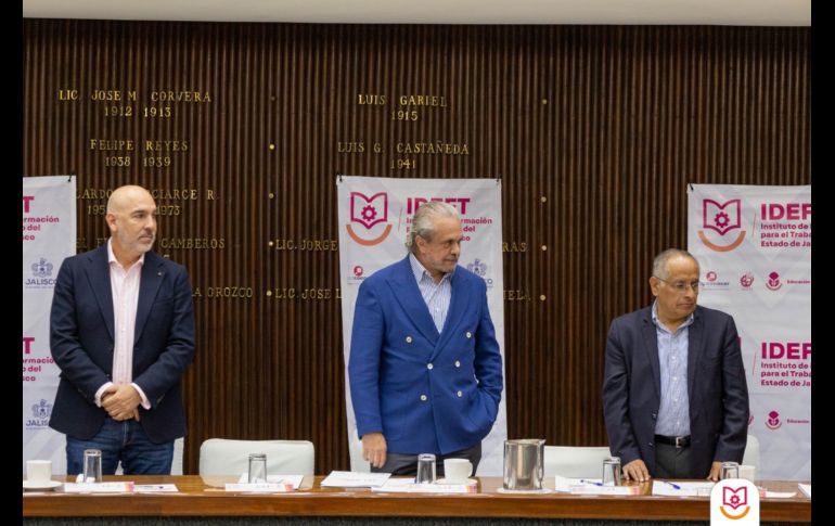 El titular del organismo, Salvador Cosío Gaona, encabezó la presentación realizada en la sala de Consejo de la Cámara Nacional de Comercio de Guadalajara y Zapopan (CANACO), ante representantes de los gobiernos federal y estatal. CORTESÍA