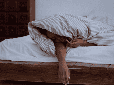 Olvidar los sueños es un fenómeno común influenciado por factores neurobiológicos, psicológicos y conductuales.  CANVA