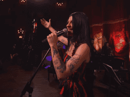 Cazzu rinde homenaje a Mercedes Sosa. ESPECIAL / YOUTUBE / OLGA