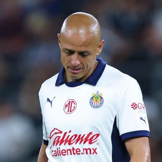 Chicharito es duda en Chivas para el inicio del Apertura 2025