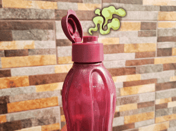 El principal consejo para evitar malos olores en estas botellas es darles una limpieza regular. EL INFORMADOR / O. Álvarez