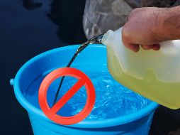 Para evitar daños a la salud, se recomienda utilizar el cloro en forma pura al desinfectar pisos, paredes y superficies. ESPECIAL / CANVA