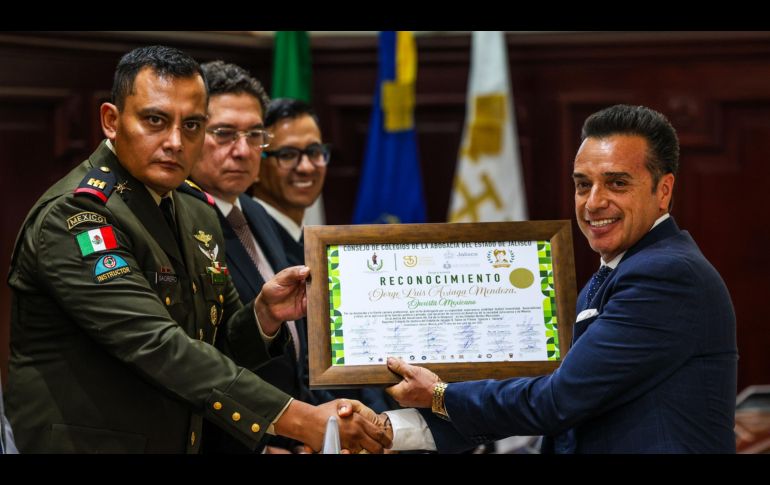 Abogados y notarios públicos de Jalisco fueron galardonados gracias a su destacada labor en el ejercicio de la ciencia del derecho. EL INFORMADOR/ A. NAVARRO.