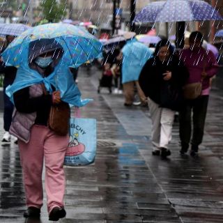 Monzón mexicano y onda tropical 11 dejarán fuertes lluvias este domingo