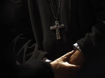 "¿Quién cuida a quienes cuidan? ¿Quién acompaña a los que dedican su vida a consolar, escuchar y sostener a otros? Cuestionó la Iglesia. SUN / ARCHIVO