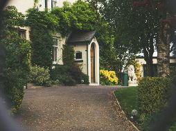 Recuerda antes de salir de vacaciones hacer una lista con todo lo que necesitas dejar listo antes de irte. Unsplash