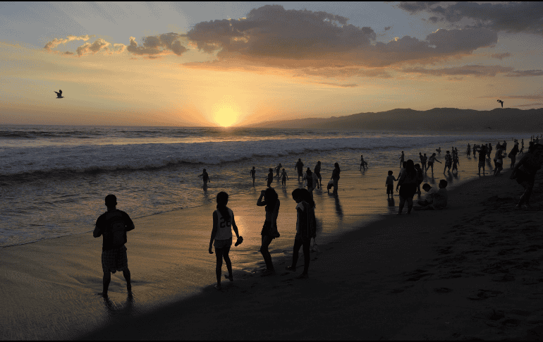 A pesar de las precipitaciones, se mantendrá un ambiente caluroso en gran parte de México, incluida Puerto Vallarta. EFE / ARCHIVO