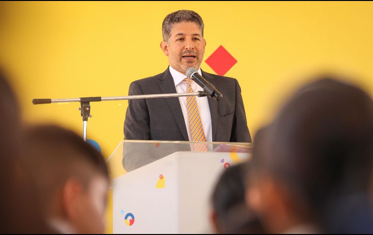 Juan Carlos Flores Miramontes señaló que las escuelas tendrán  una jornada ampliada en donde se incluye fortalecimiento académico, varias actividades artísticas y culturales, entre ellas música. EL INFORMADOR/ H. Figueroa