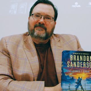 El gran autor de fantasía del siglo XXI atribuye su éxito literario a ESTO