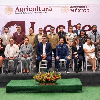 Acuerdan ampliar el Programa de Abasto de Leche en todo el país