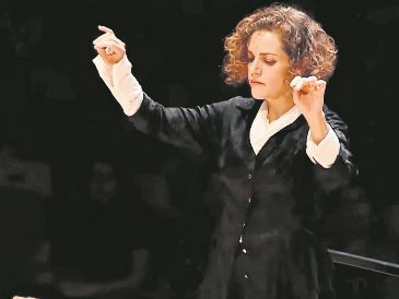 La también directora de orquesta compite entre nueve finalistas de 250 aspirantes internacionales. CORTESÍA