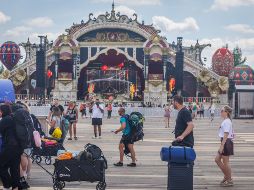 Los organizadores del evento dijeron estar trabajando en posibles soluciones para el escenario principal. EFE/O. Matthysefe