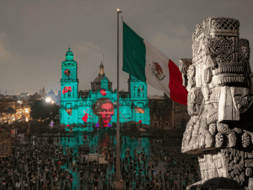 La Catedral Metropolitana de la Arquidiócesis de México solicitó al Gobierno capitalino dejar de exhibir proyecciones del espectáculo Memorias Luminosas. FACEBOOK / Gobierno de la Ciudad de México