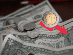 El dólar cerró en 19.27 pesos por unidad en ventanillas de Banamex, un aumento de 8 centavos o 0.42% respecto al día previo.