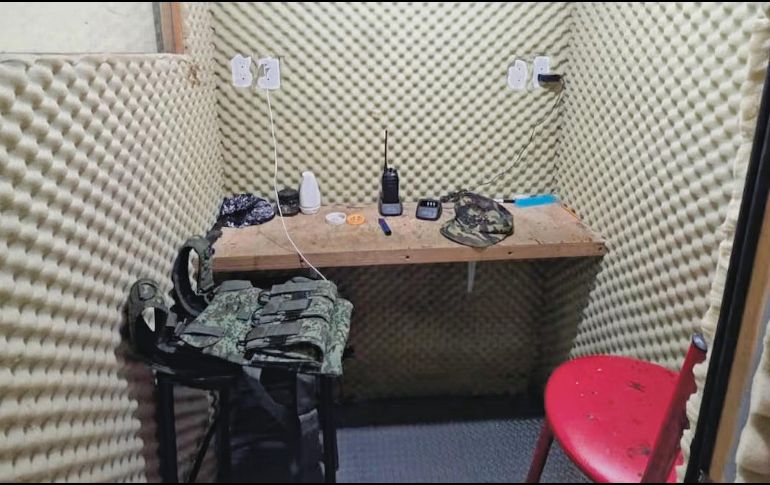 Además de los operativos en las cárceles, las autoridades se apoyan en las llamadas al 089 para detectar redes de extorsionadores, como los cuatro detenidos ayer en Puebla, quienes operaban desde una cabina habilitada para intimidar telefónicamente a la población. ESPECIAL