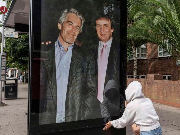 Trump compartió una amistad hace décadas con el controvertido Epstein. AP / T. KRYCH