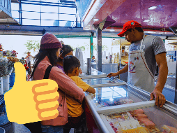 Marcas tradicionales como La Michoacana, así como paleterías independientes, forman parte del día a día de los locales. ESPECIAL / Canva