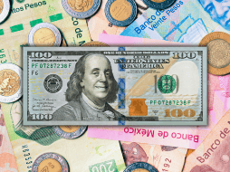 El dólar al menudeo terminó en 19.21 pesos a la venta en las ventanillas de las sucursales de Banamex, 0.63% o 12 centavos por arriba del cierre de la semana pasada. ESPECIAL / CANVA