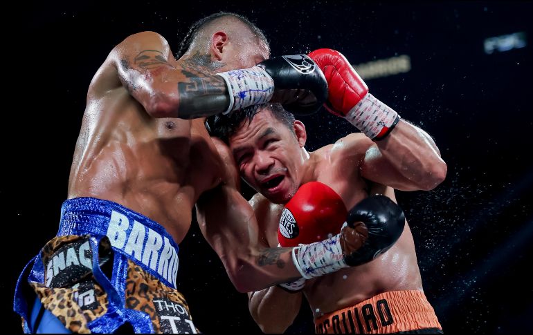 Pacquiao no dio muestras de su veteranía y no le huyó al duelo a corta distancia. EFE/A. Dinner