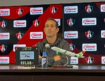 Diego de la Torre se ocupó de dirigir al Atlas después de que Gonzalo Pineda fuera expulsado por reclamar. EL INFORMADOR/F. Ramírez