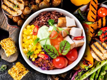 Ya sea que sigas una dieta vegetariana o simplemente quieras diversificar tus fuentes de proteína, estos cinco alimentos pueden ser grandes aliados en tu alimentación diaria.  CANVA