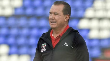 Flores consideró que conforme transcurran las fechas, Milito y sus jugadores se fortalecerán y equilibrarán. IMAGO7 / ARCHIVO