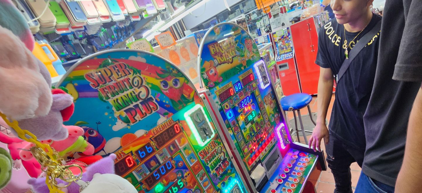 Este tipo de espacios también han sido identificados en la zona del Mercado Alcalde, en Guadalajara, así como en las inmediaciones de San Agustín, en Tlajomulco, sin considerar el resto de las maquinitas autónomas que se observan en distintas colonias de la Metrópoli. EL INFORMADOR / ARCHIVO