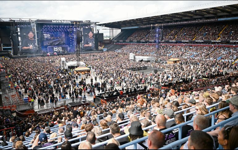 Escenario de “Back To The Beginning”, el último concierto de Ozzy Osbourne como líder de Black Sabbath, en Villa Park, Birmingham, Inglaterra, ofrecido el 5 de julio de 2025. AFP