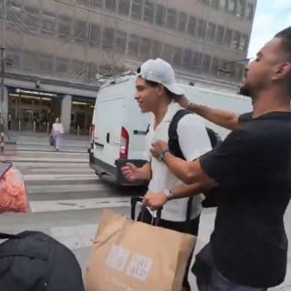 Captan intento de asalto a youtuber mexicano en Bélgica (VIDEO)