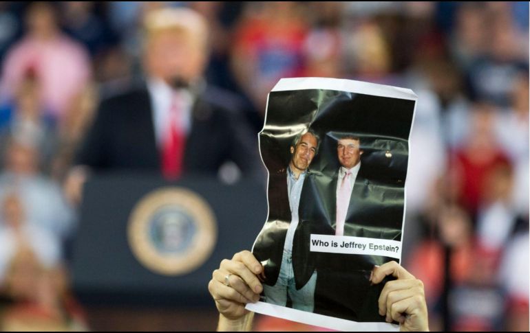 El presidente Trump fue informado de que su nombre aparece en los archivos del polémico caso Epstein. EFE/ARCHIVO