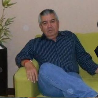 Niña asesina a puñaladas a su profesor de 72 años