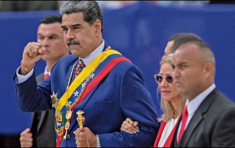La ficha indica que Nicolás Maduro administra al Cártel de los Soles. AFP