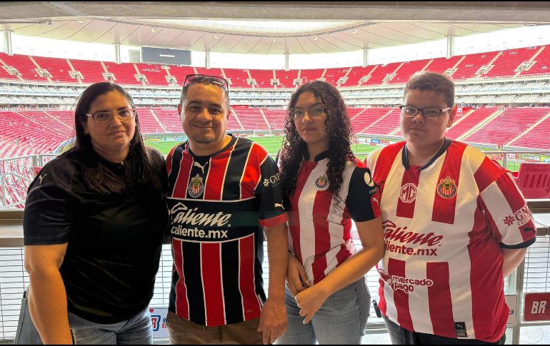 Para Alejandro Gaitán y su familia hay una gran ilusión por ver a los refuerzos del equipo. EL INFORMADOR.