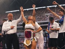 Alana Flores, se coronó como tricampeona de 'La Velada del Año 5', luego de vencer a su contrincante Ari Geli. X/ @alanafloresf.