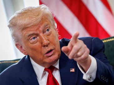 El Gobierno ruso aseguró este martes que está al tanto del nuevo ultimátum de Trump, pero agregó que Rusia se dispone a continuar la guerra. EFE/EPA/T. Akmen