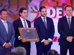 La Cámara de Comercio de Guadalajara entregó premios y galardones en el marco de su 137 aniversario. EL INFORMADOR/ H. Figueroa