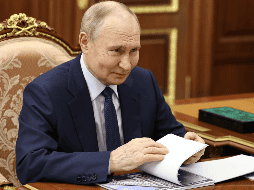 Vladímir Putin firmó el documento después de que este fuera aprobado por ambas cámaras del Parlamento, la Duma y el Senado, con el apoyo del partido del Kremlin. EFE / M. Metzel, Sputnik